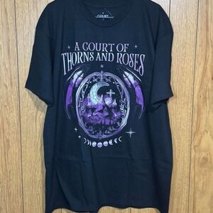 A Court of Thorns and Roses graphic tee Size XL NWT